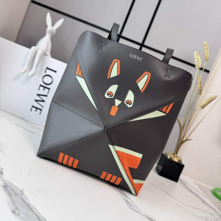 Picture of Loewe Handbags _SKUfw239911415fw
